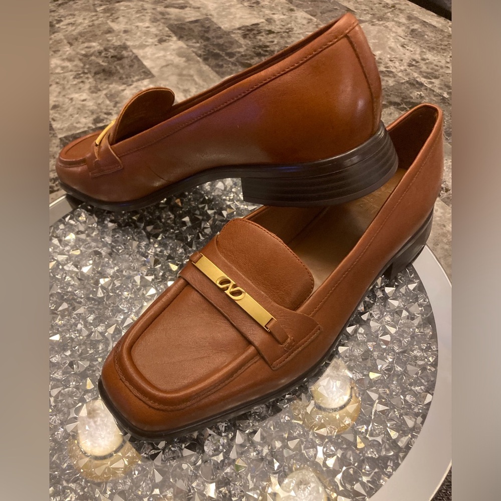 Naturalizer Fabienne Leather Loafer in Cider Spice Infinity Buckle Woman SZ 10